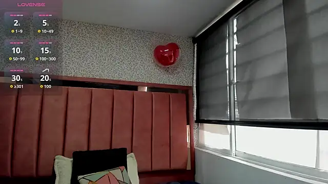 Hanna Lee   online show from 09.24.25