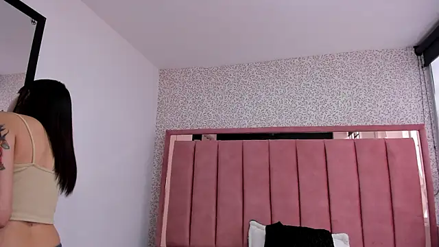 Hanna Lee   online show from 11.12.25