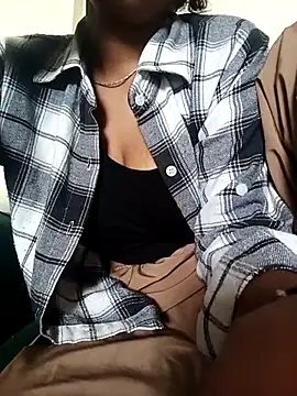 Snapshot of kissujaan chatting on 10.03.25 kissujaan online show from 10.03.25