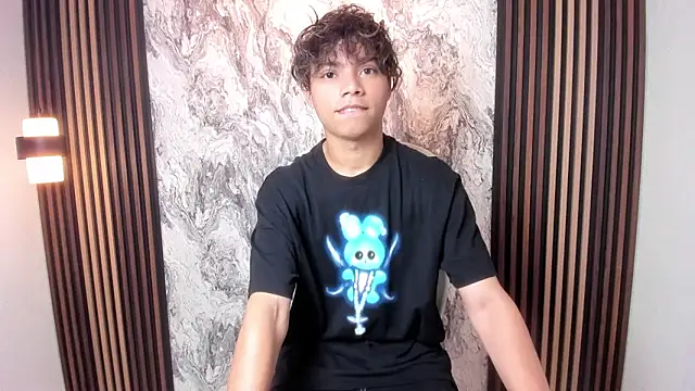 Snapshot of Honeymoon_sariel chatting on 04.20.26 Honeymoon sariel online show from 04.20.26