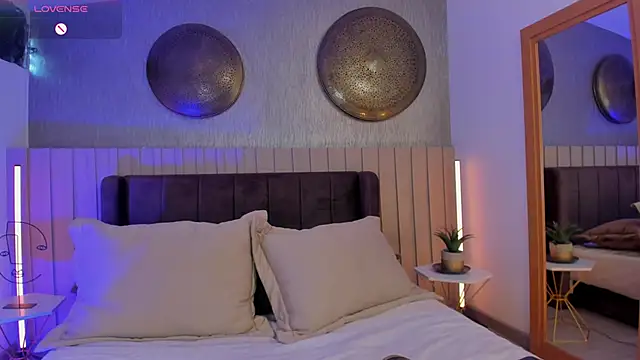 NaishaFord 1 online show from 11.20.25