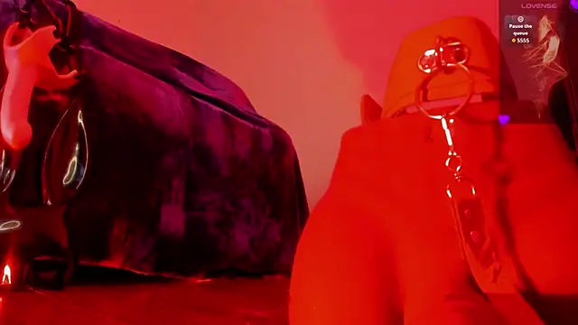 Violett Novoa online show from 10.31.25