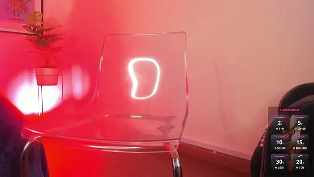 Violett Novoa online show from 11.04.25