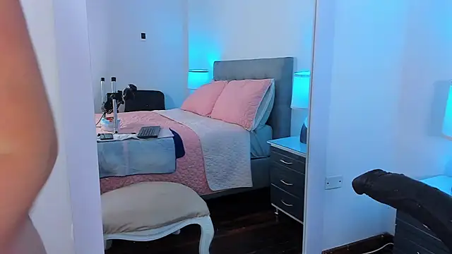 AdeleJhones online show from 02.17.26