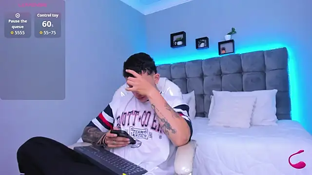 Thomas moon online show from 01.15.26