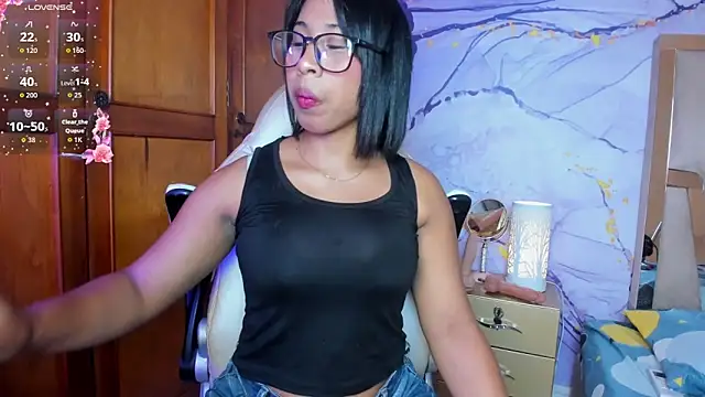 Elowen Clark online show from 10.22.25