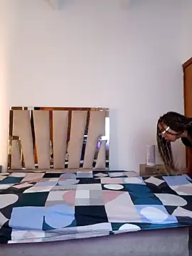 Snapshot of Elowen_Clark chatting on 02.11.26 Elowen Clark online show from 02.11.26