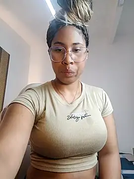 Snapshot of Elowen_Clark chatting on 02.13.26 Elowen Clark online show from 02.13.26