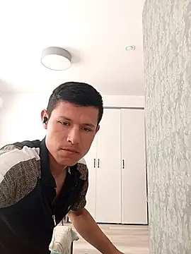 Snapshot of pajarics chatting on 10.03.25 pajarics online show from 10.03.25