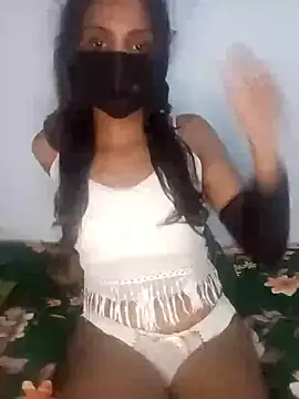 Snapshot of kissy_doll chatting on 10.11.25 kissy doll online show from 10.11.25