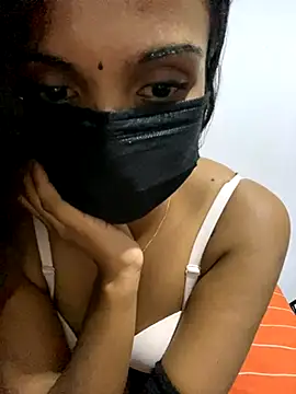 Snapshot of kissy_doll chatting on 12.02.25 kissy doll online show from 12.02.25