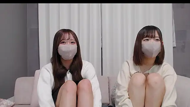 Snapshot of _YUI_CHAN_ chatting on 10.27.25  YUI CHAN  online show from 10.27.25