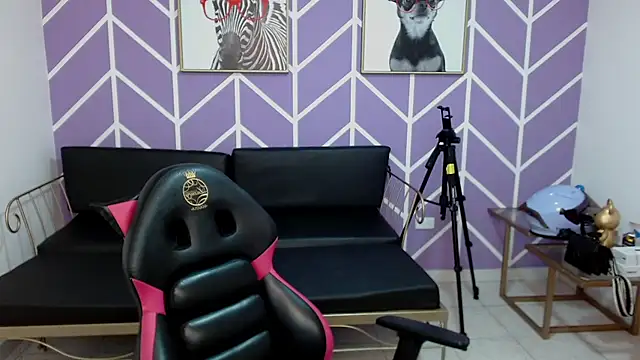 Adhara Kitten online show from 12.13.25