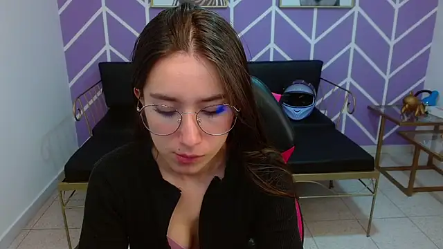 Adhara Kitten online show from 01.08.26