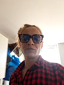 Snapshot of aellabeyonce chatting on 04.16.26 aellabeyonce online show from 04.16.26