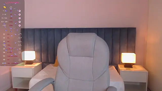 Snapshot of gemmalewis_ chatting on 09.19.25 gemmalewis online show from 09.19.25