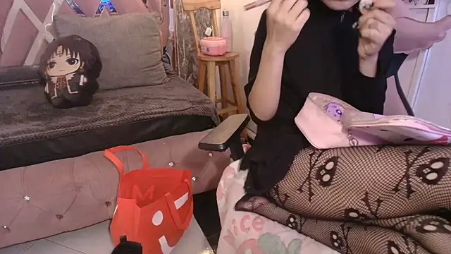 Terraelowen online show from 12.21.25