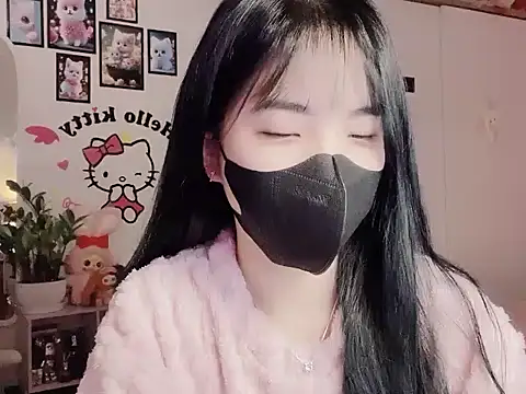 keelinnn19 online show from 11.18.25