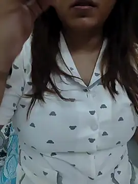 Snapshot of Suhana_Darling chatting on 05.17.26 Suhana Darling online show from 05.17.26