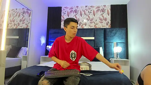 NickandAbby  online show from 01.31.26