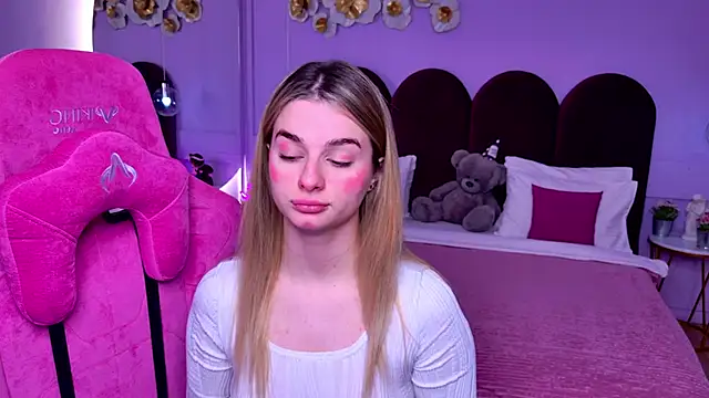 SweetyLicky online show from 11.25.25