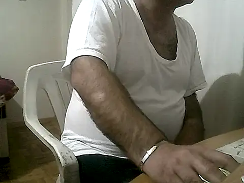 Snapshot of gerek27 chatting on 11.25.25 gerek27 online show from 11.25.25