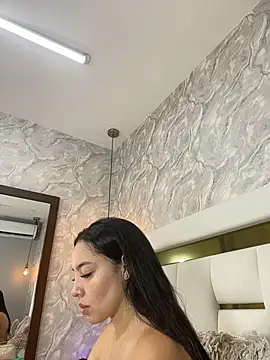 MiaFarkash online show from 12.03.25