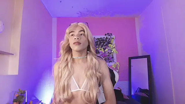 Katy bratz  online show from 09.15.25