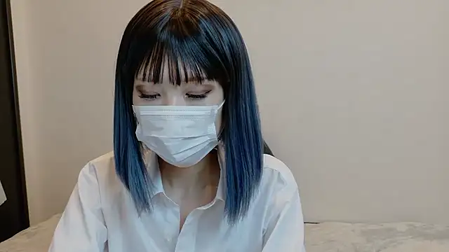 sarina at online show from 04.15.26