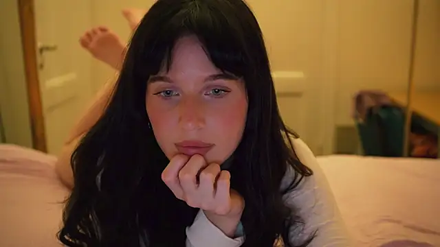 Snapshot of ellaa91 chatting on 11.19.25 ellaa91 online show from 11.19.25