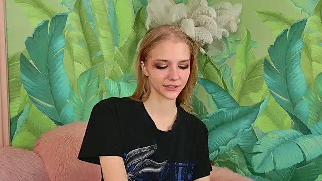 4example Chloe online show from 03.29.26