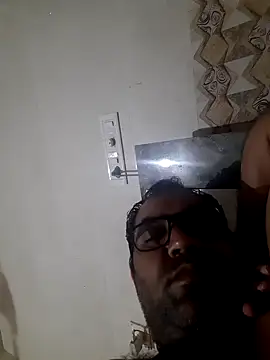 Snapshot of Hot-boy077 chatting on 10.18.25 Hot-boy077 online show from 10.18.25