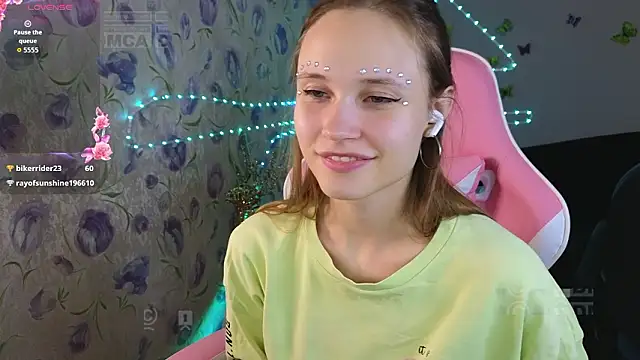 Snapshot of Armurra15 chatting on 03.26.26 Armurra15 online show from 03.26.26