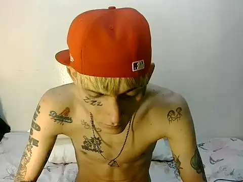 Snapshot of KinkyLatinCock chatting on 09.25.25 KinkyLatinCock online show from 09.25.25