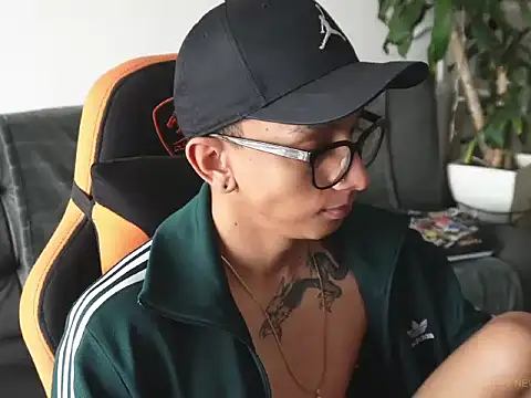 Snapshot of Vbenz28 chatting on 01.10.26 Vbenz28 online show from 01.10.26