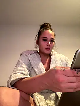 LollyLove  online show from 11.22.25