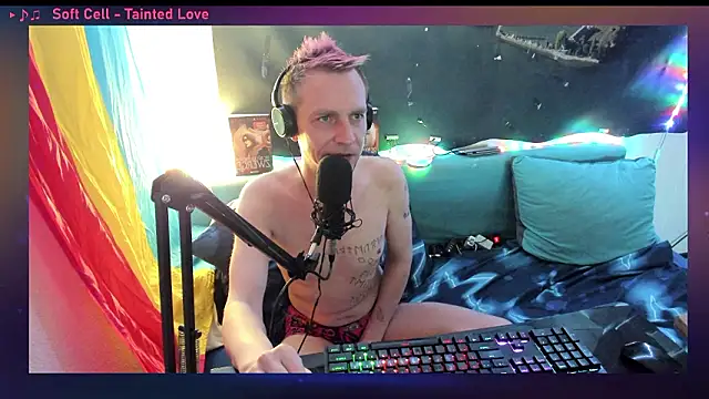 Snapshot of DaveLindau chatting on 03.27.26 DaveLindau online show from 03.27.26