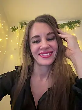 Snapshot of LucieMack chatting on 03.02.26 LucieMack online show from 03.02.26