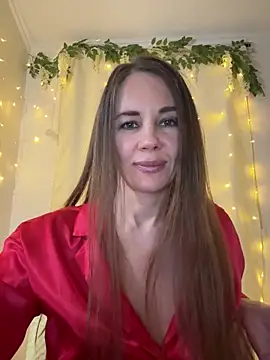 Snapshot of LucieMack chatting on 03.26.26 LucieMack online show from 03.26.26