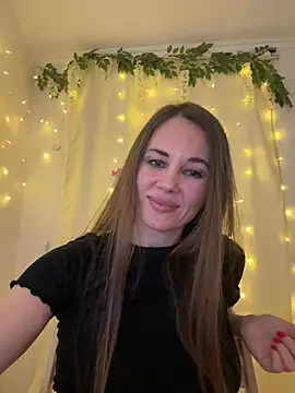 Snapshot of LucieMack chatting on 04.03.26 LucieMack online show from 04.03.26