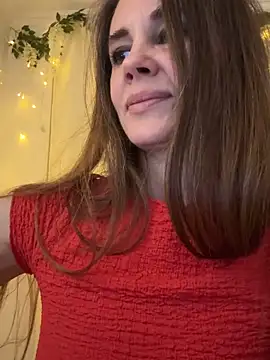 Snapshot of LucieMack chatting on 04.10.26 LucieMack online show from 04.10.26