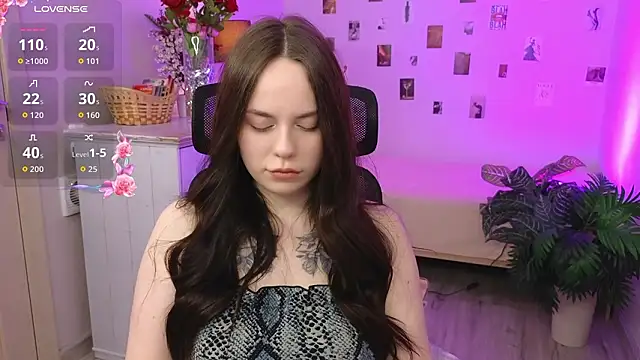 Snapshot of Alice_Moondark chatting on 02.03.26 Alice Moondark online show from 02.03.26