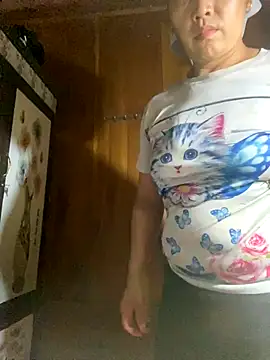 Snapshot of Lai005 chatting on 10.14.25 Lai005 online show from 10.14.25