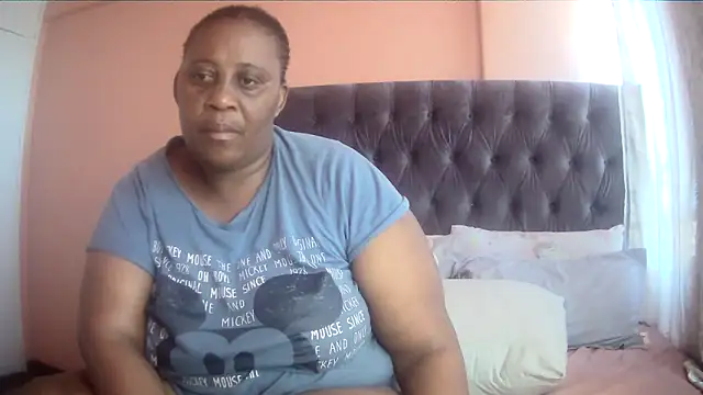 Snapshot of HUGEASSXXXXX chatting on 02.04.26 HUGEASSXXXXX online show from 02.04.26