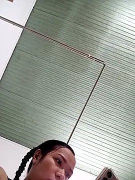 Snapshot of Rose_194 chatting on 10.15.25 Rose 194 online show from 10.15.25