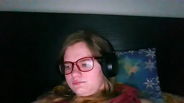 Moonolighta online show from 10.13.25