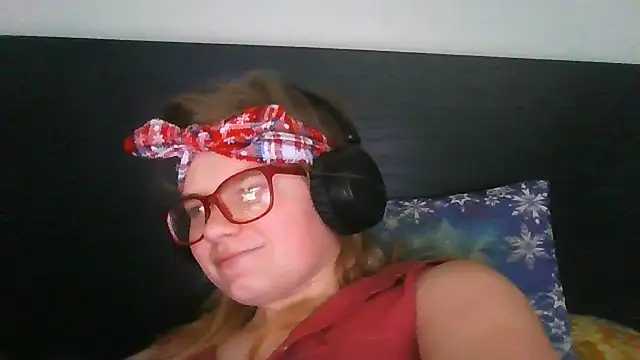 Moonolighta online show from 10.28.25