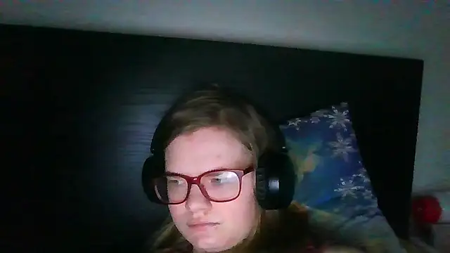 Moonolighta online show from 11.02.25