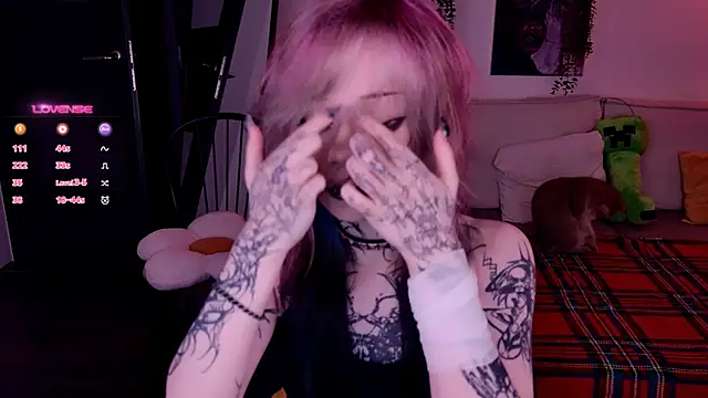 Lollyshy online show from 11.10.25