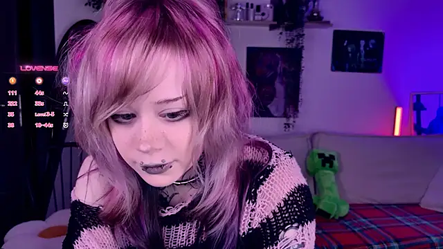 Lollyshy online show from 11.14.25